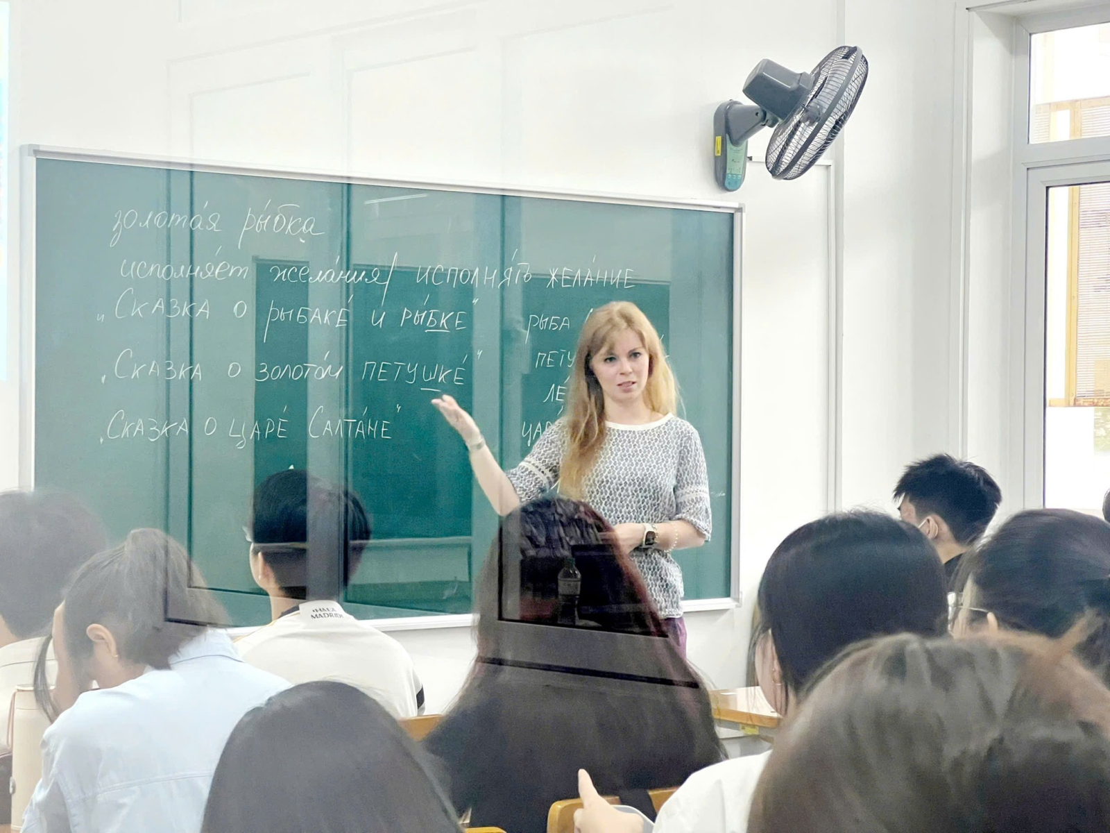 Học tiếng Nga qua truyện cười theo từng giai đoạn sẽ hữu ích hơn