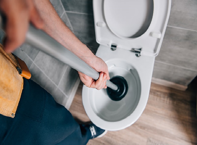Tự thông cầu nghẹt tại nhà có nhiều lợi ích