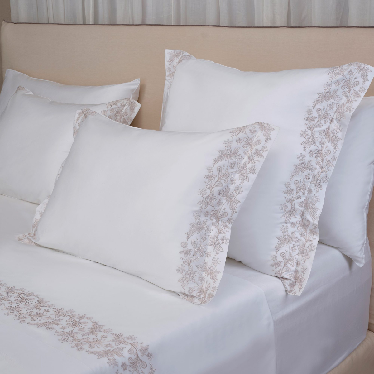 Những cách giặt sạch chăn gối đơn giản mà hiệu quả